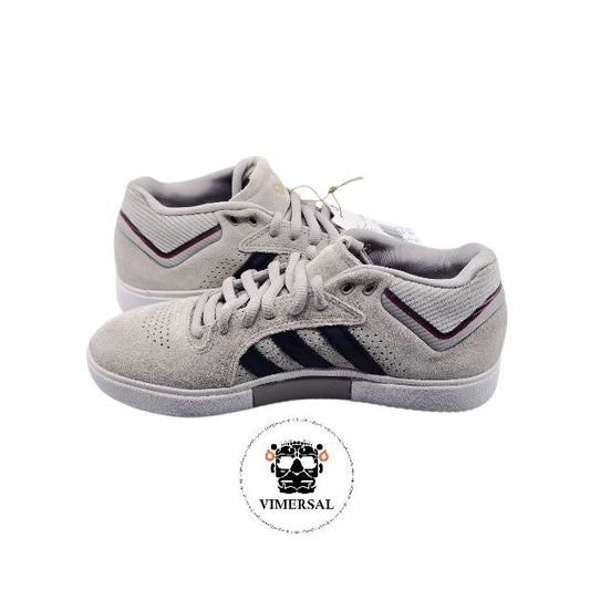 Tyshawn Skateboarding