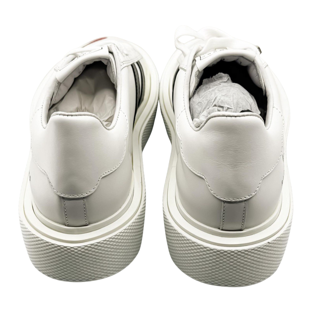 Zapatillas  Blancas y Negras para Mujer