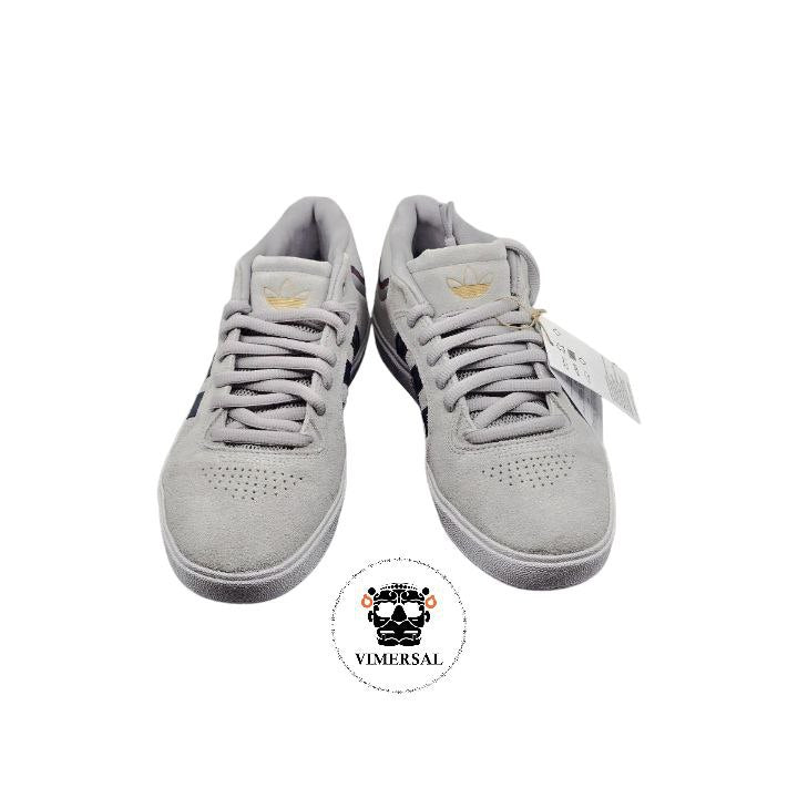 Tyshawn Skateboarding