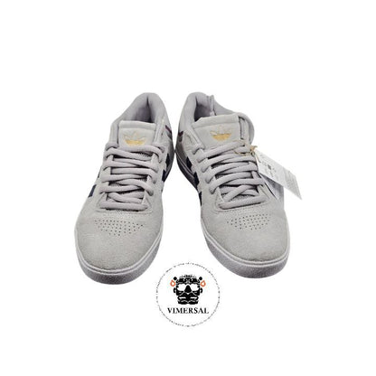 Tyshawn Skateboarding